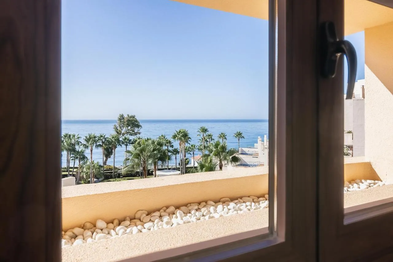 Fantastico Apartamento En Primera Linea De Playa Estepona